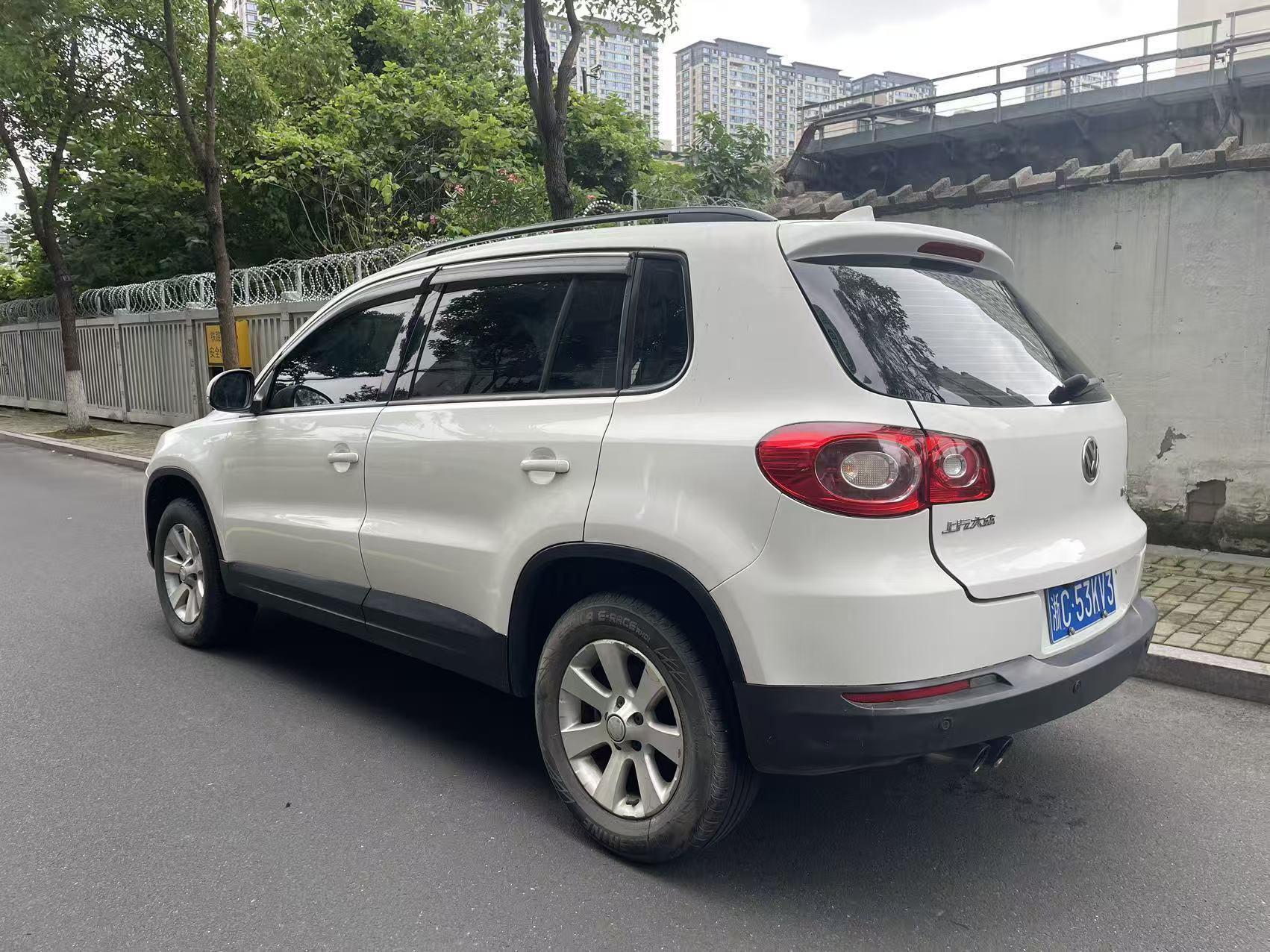 Volkswagen Tiguan 2010 thumb 3