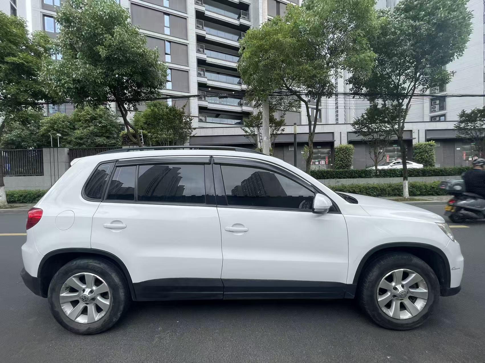 Volkswagen Tiguan 2010 thumb 6