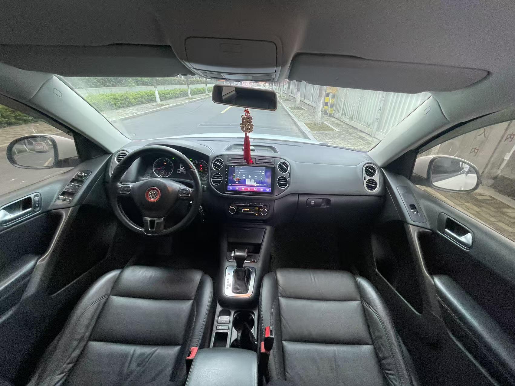 Volkswagen Tiguan 2010 thumb 12
