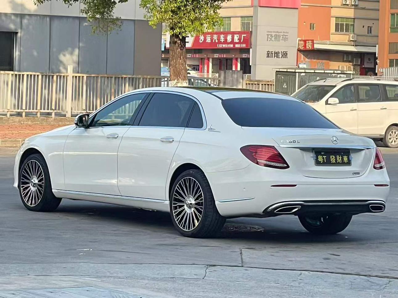 Mercedes-Benz E-Класс 2017 thumb 11