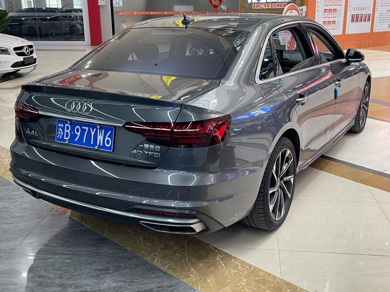 Audi A4 2023 thumb 3