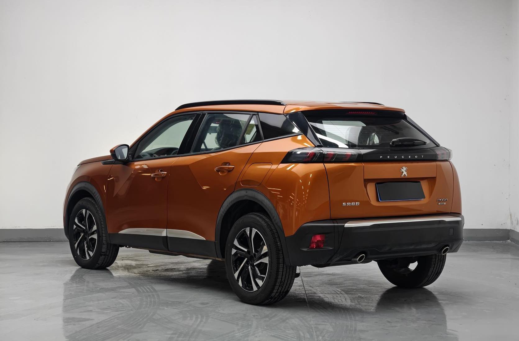 Peugeot 2008 2022 thumb 2