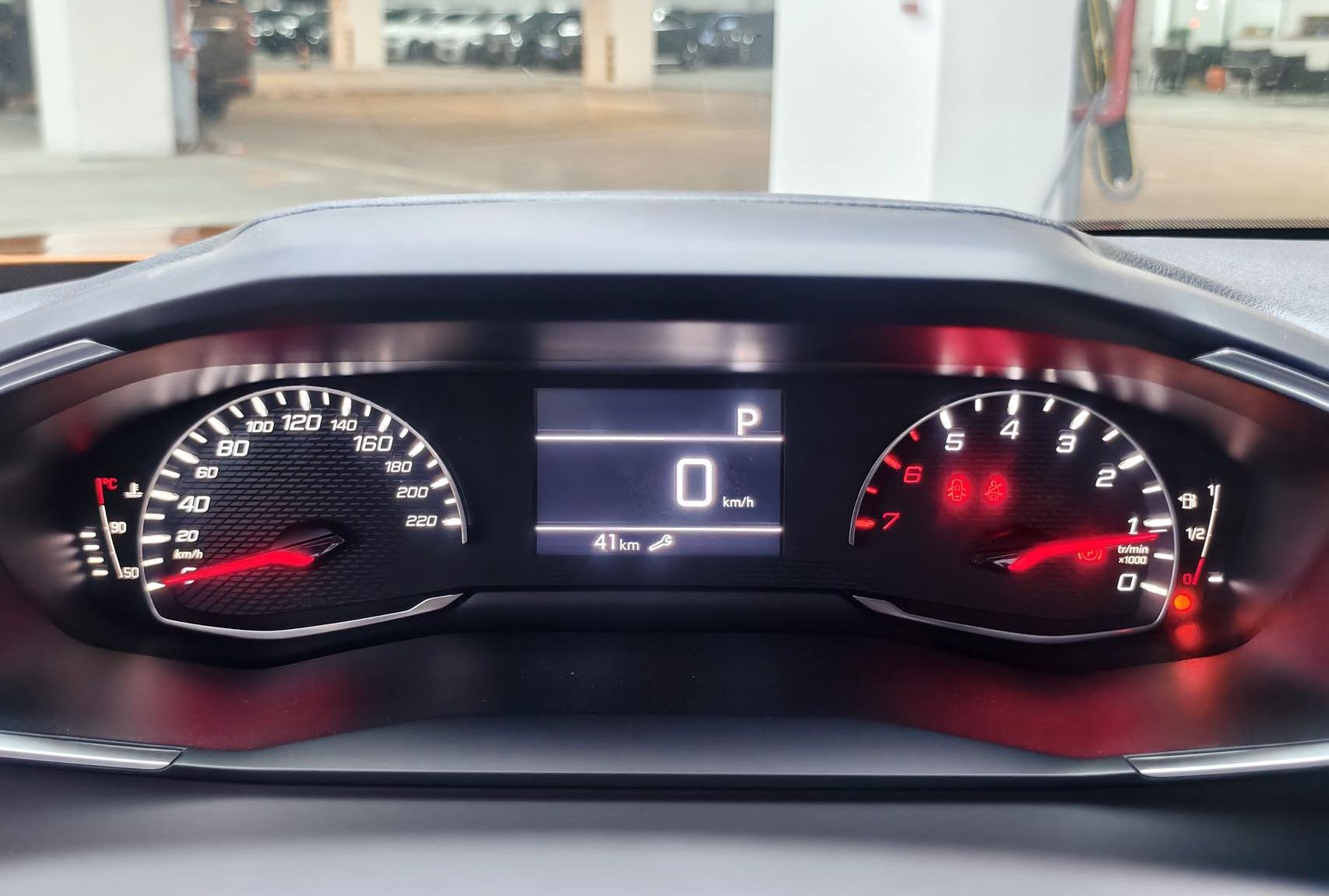 Peugeot 2008 2022 thumb 10