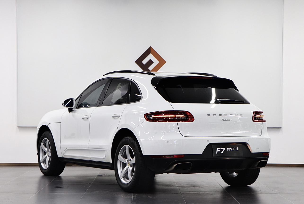 Porsche Macan 2017 thumb 3