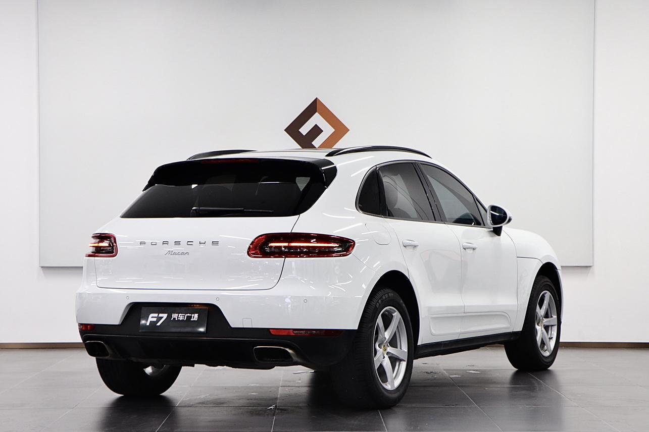 Porsche Macan 2017 thumb 5