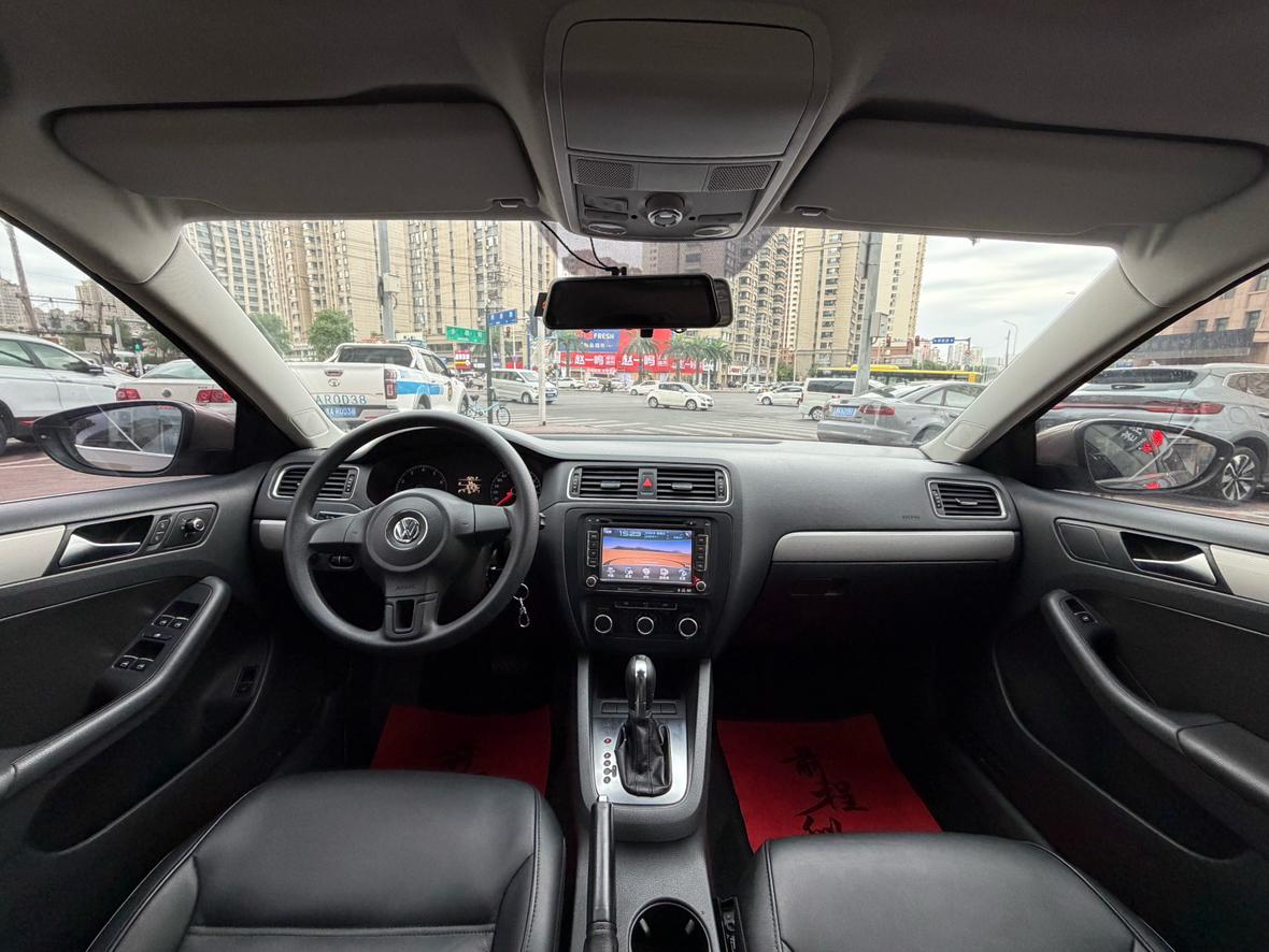 Volkswagen Sagitar 2012 thumb 5