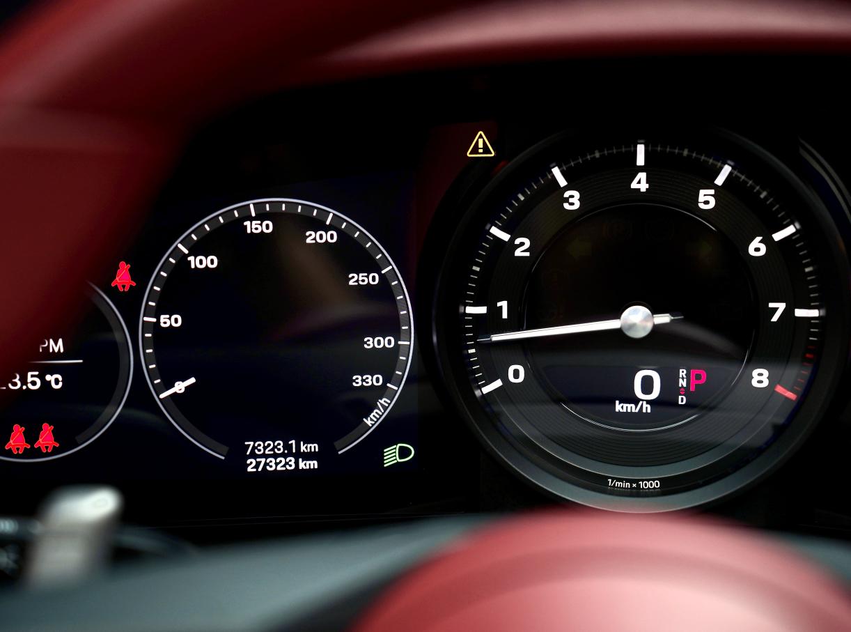 Porsche 911 2020 thumb 10