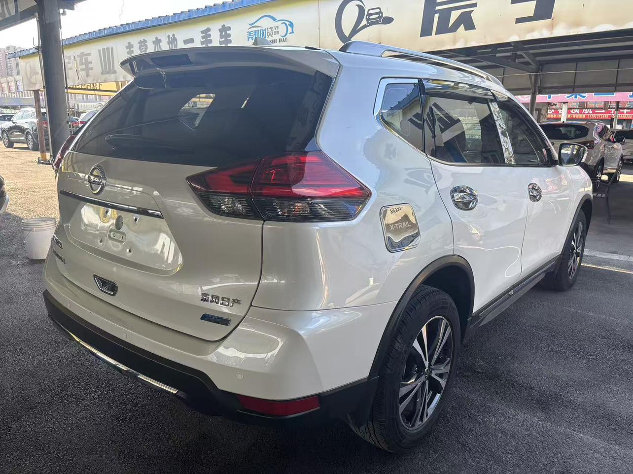 Nissan X-Trail 2017 thumb 4