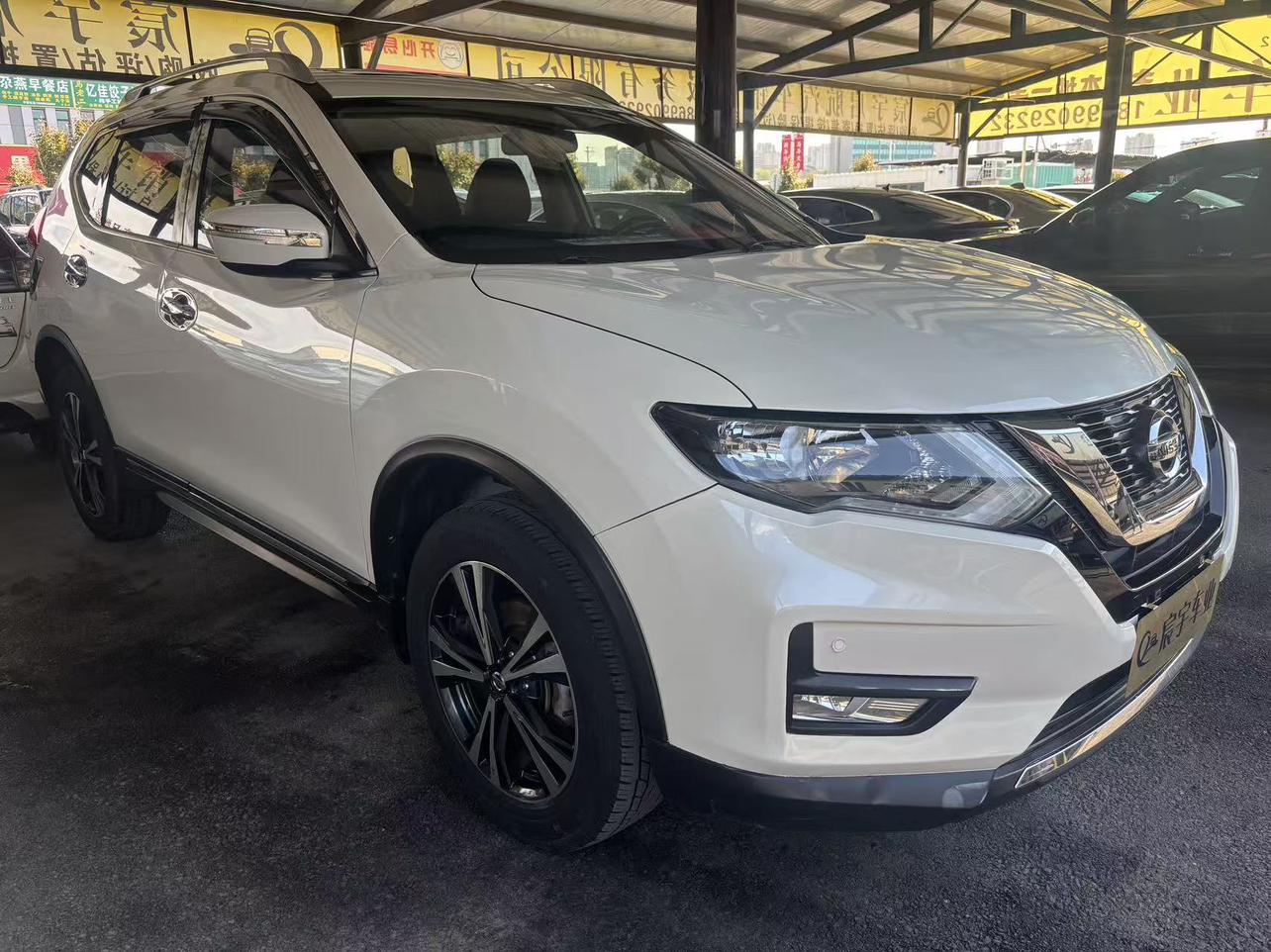 Nissan X-Trail 2017 thumb 10