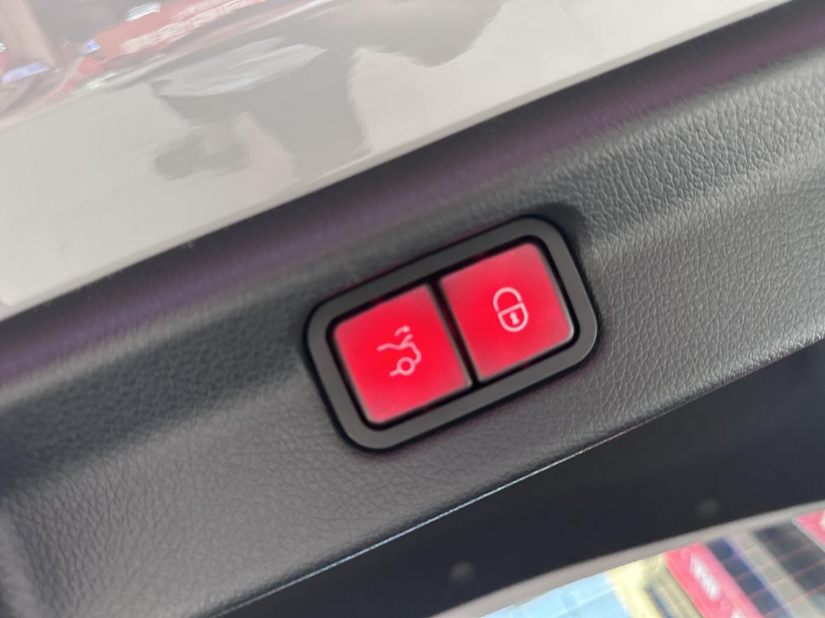 Mercedes-Benz EQE 2022 thumb 9
