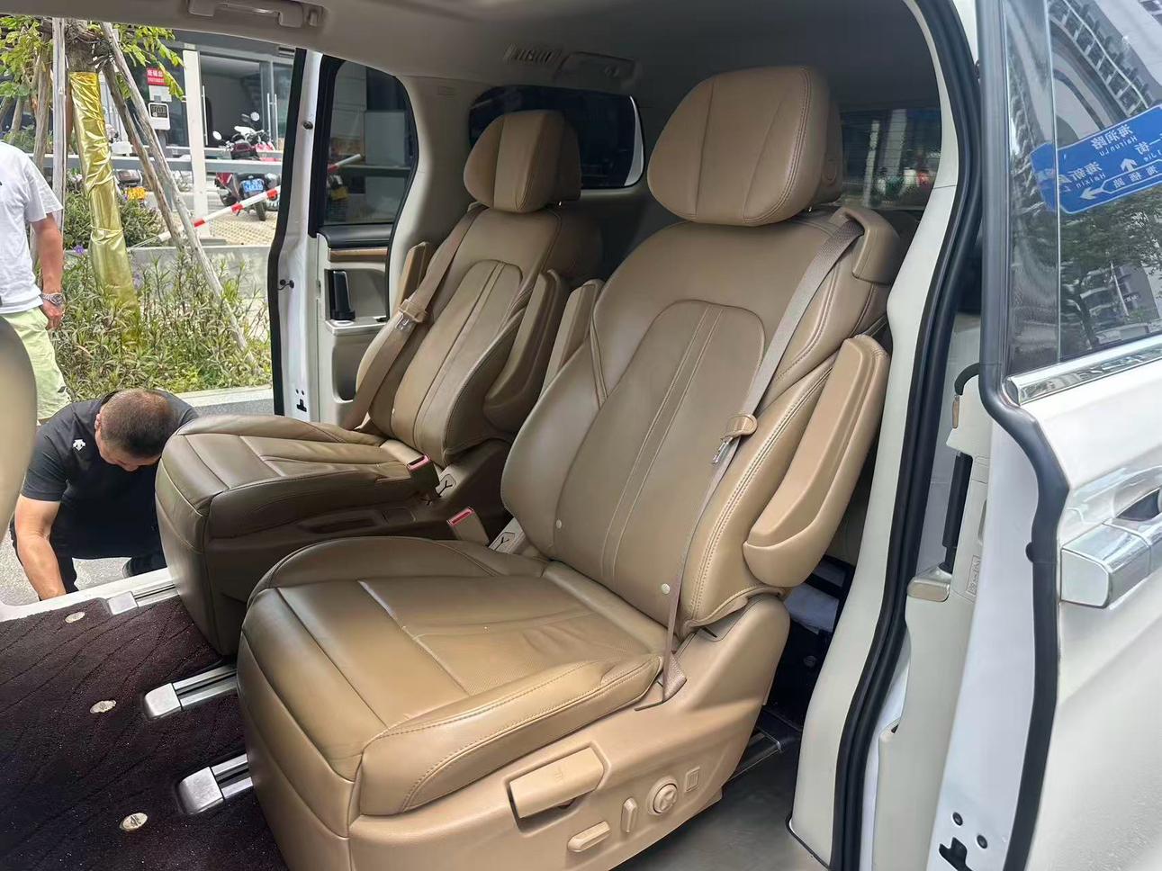 Buick GL8 2017 thumb 5