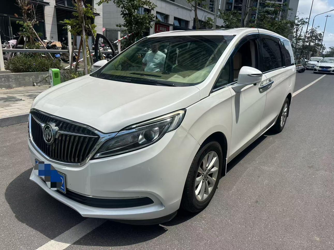 Buick GL8 2017 thumb 12