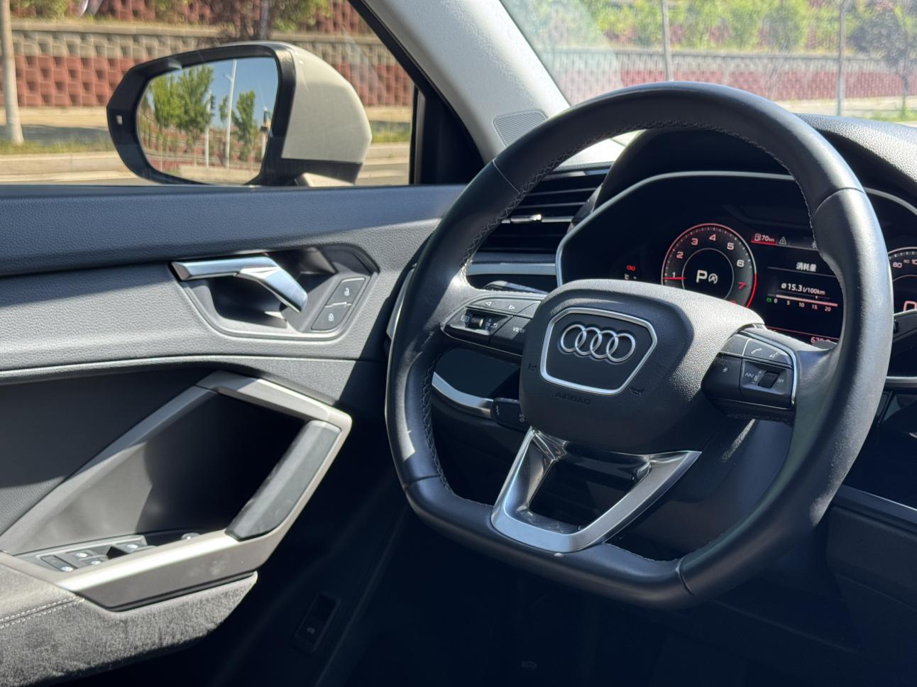 Audi Q3 2022 thumb 11