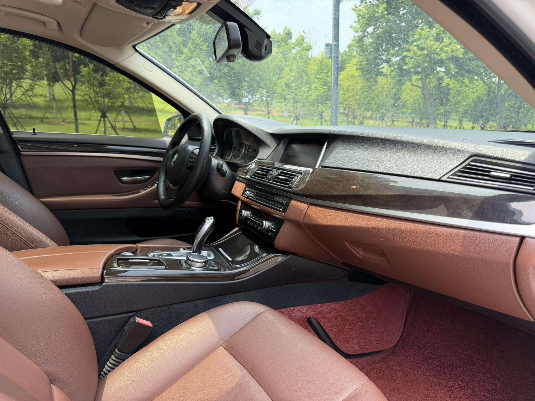 BMW 5 серии 2014 thumb 10