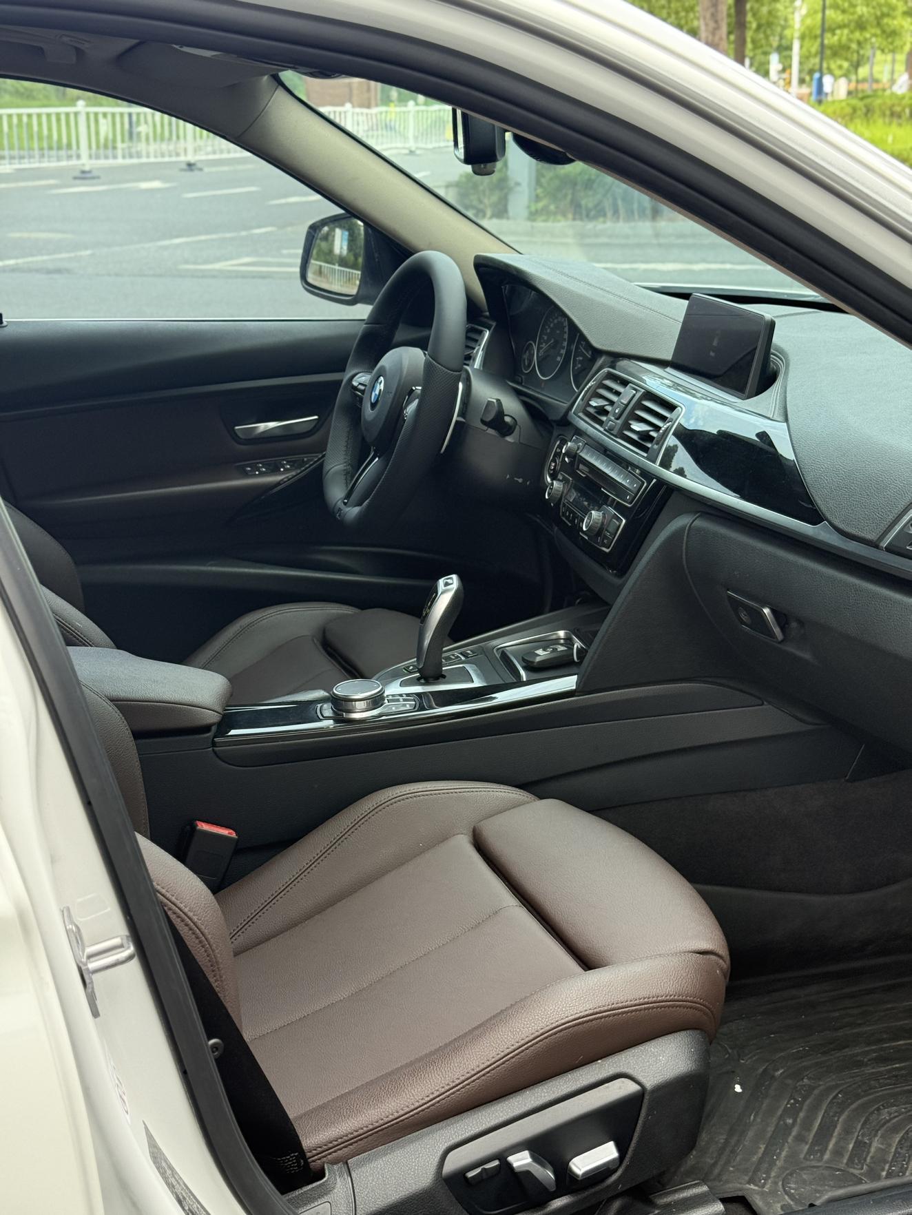 BMW 3 серии 2019 thumb 7