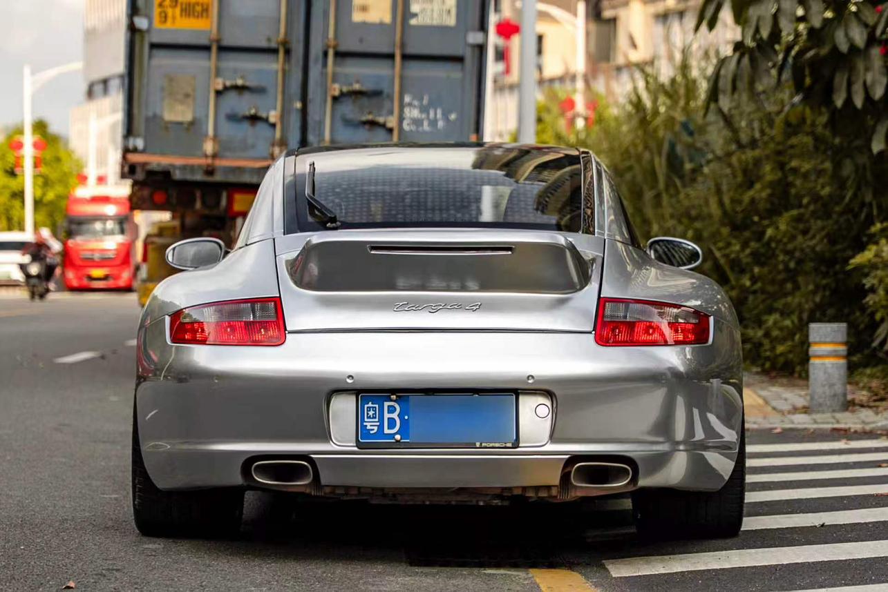 Porsche 911 2006 thumb 3