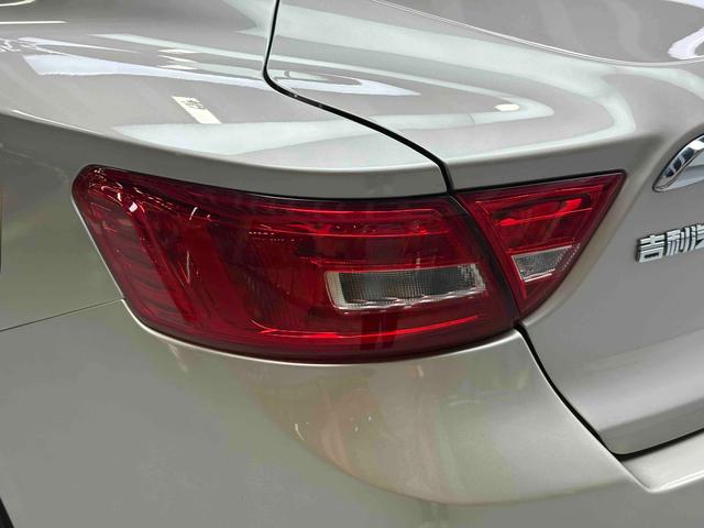 Geely Borui 2016 thumb 11