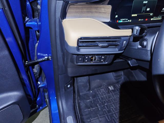 Lincoln Aviator 2022 thumb 11