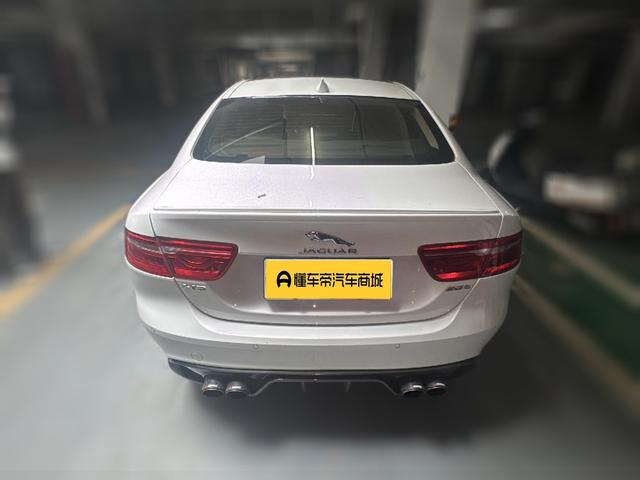Jaguar XE 2017 thumb 3
