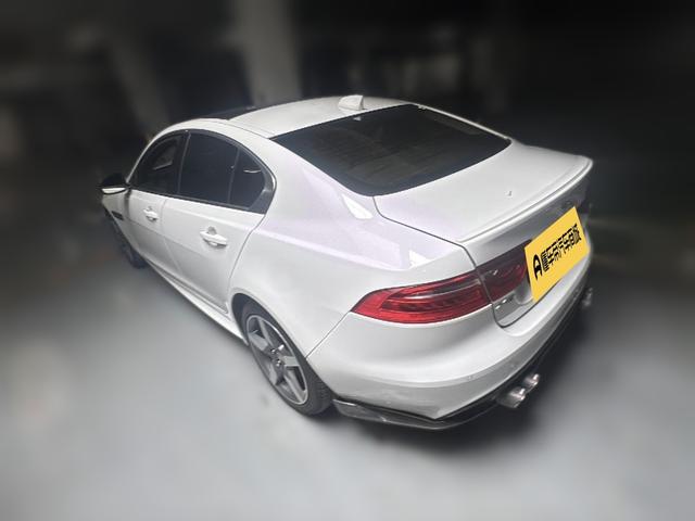Jaguar XE 2017 thumb 4