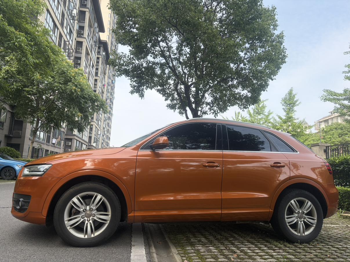 Audi Q3 2013 thumb 2