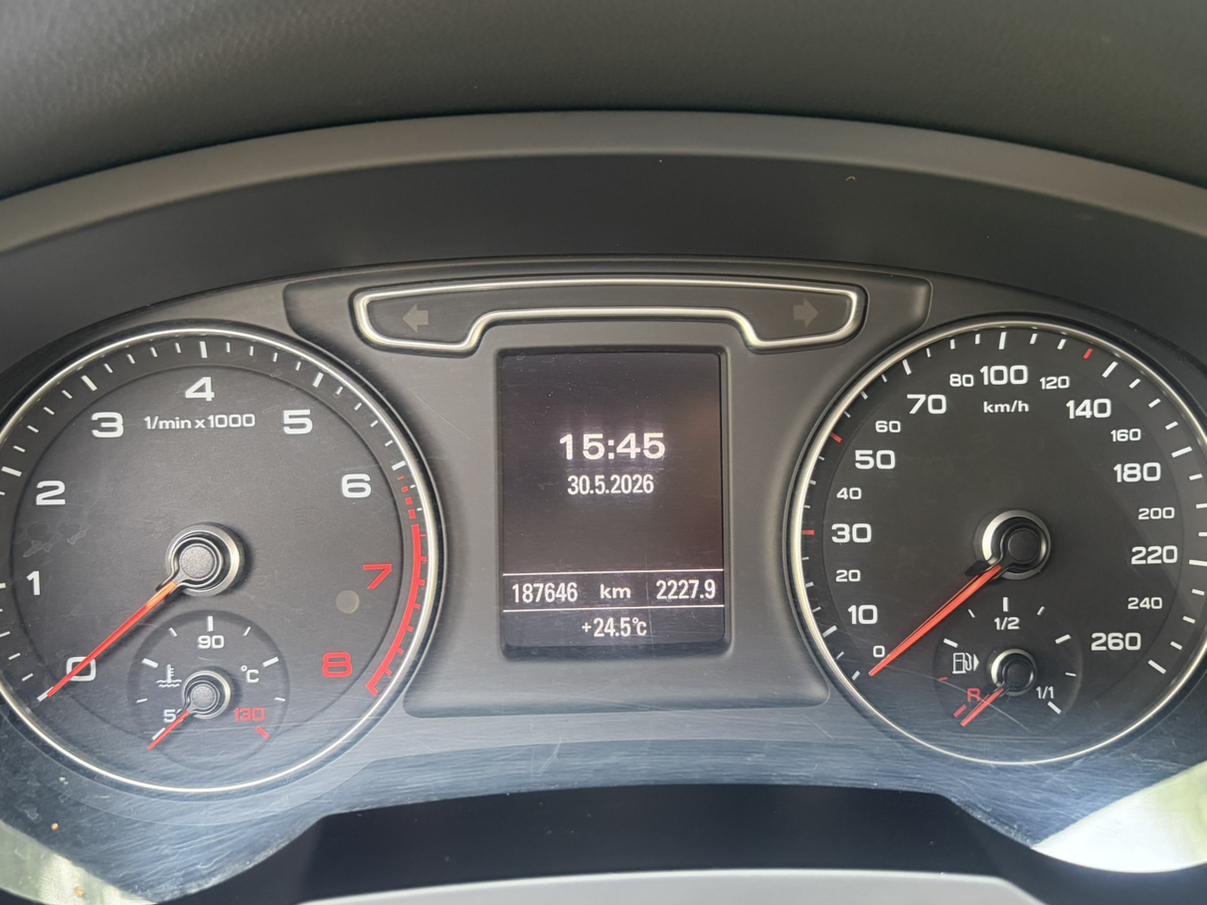 Audi Q3 2013 thumb 11