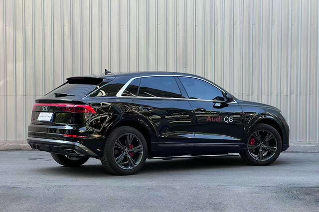 Audi Q8 2024 thumb 2