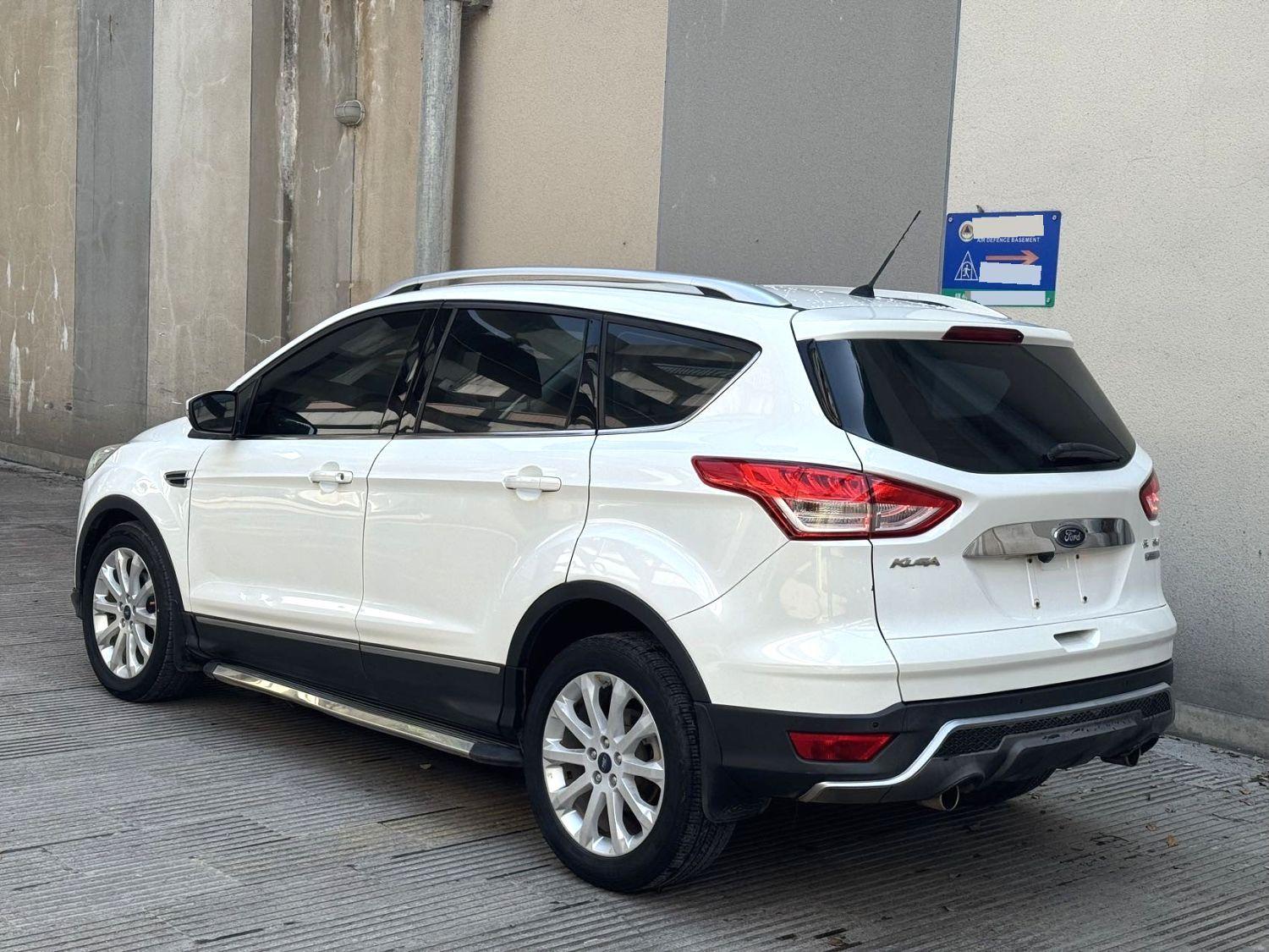 Ford Kuga 2015 thumb 2