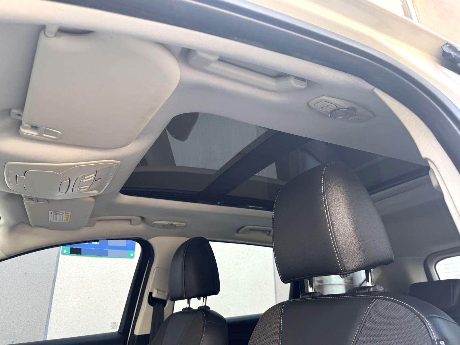 Ford Kuga 2015 thumb 8