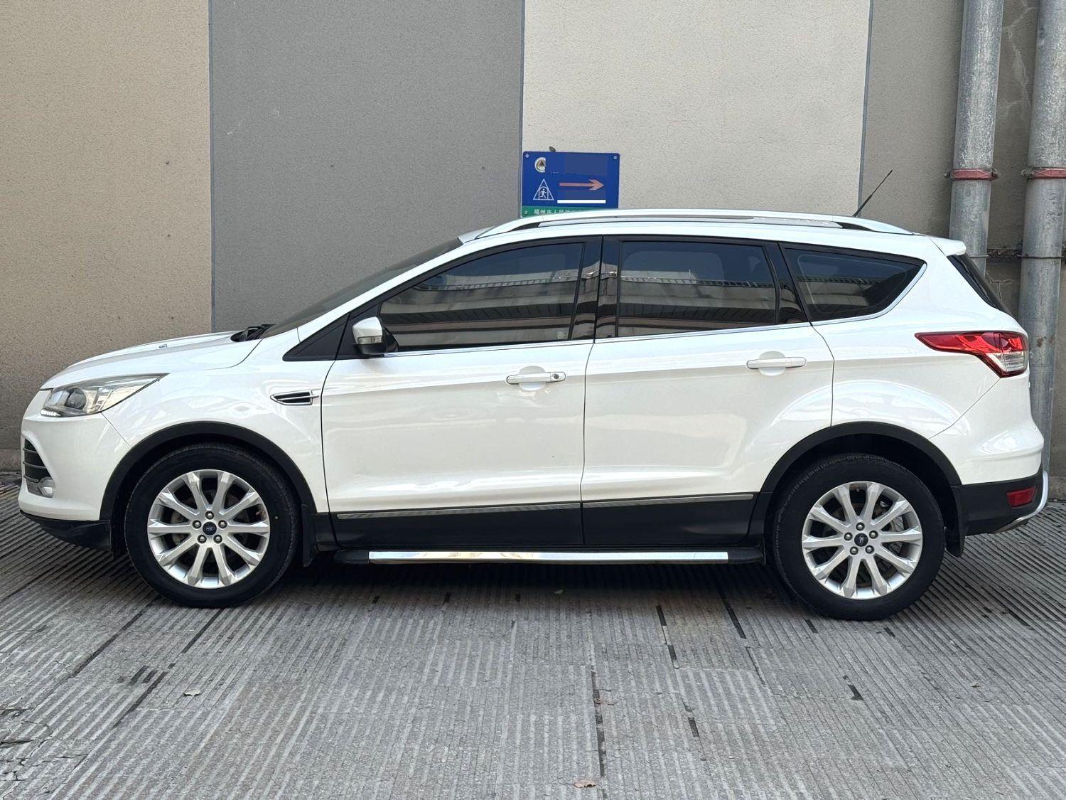 Ford Kuga 2015 thumb 12