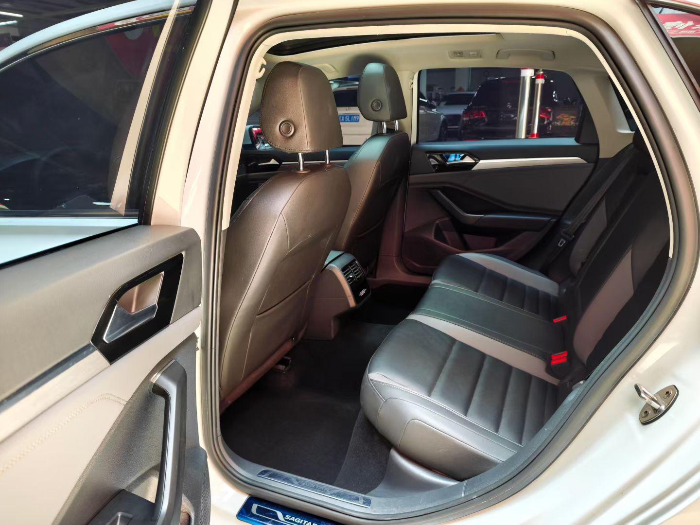 Volkswagen Sagitar 2021 thumb 7