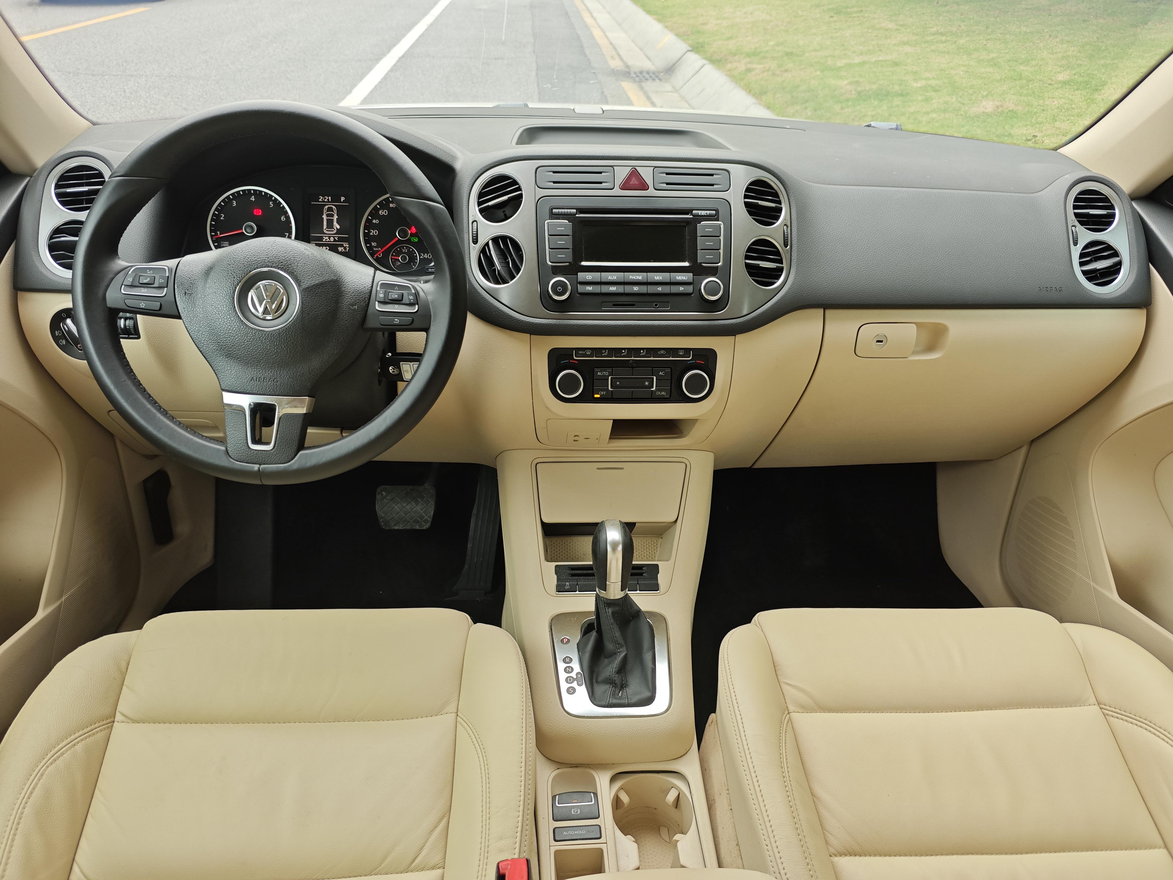 Volkswagen Tiguan 2012 thumb 9
