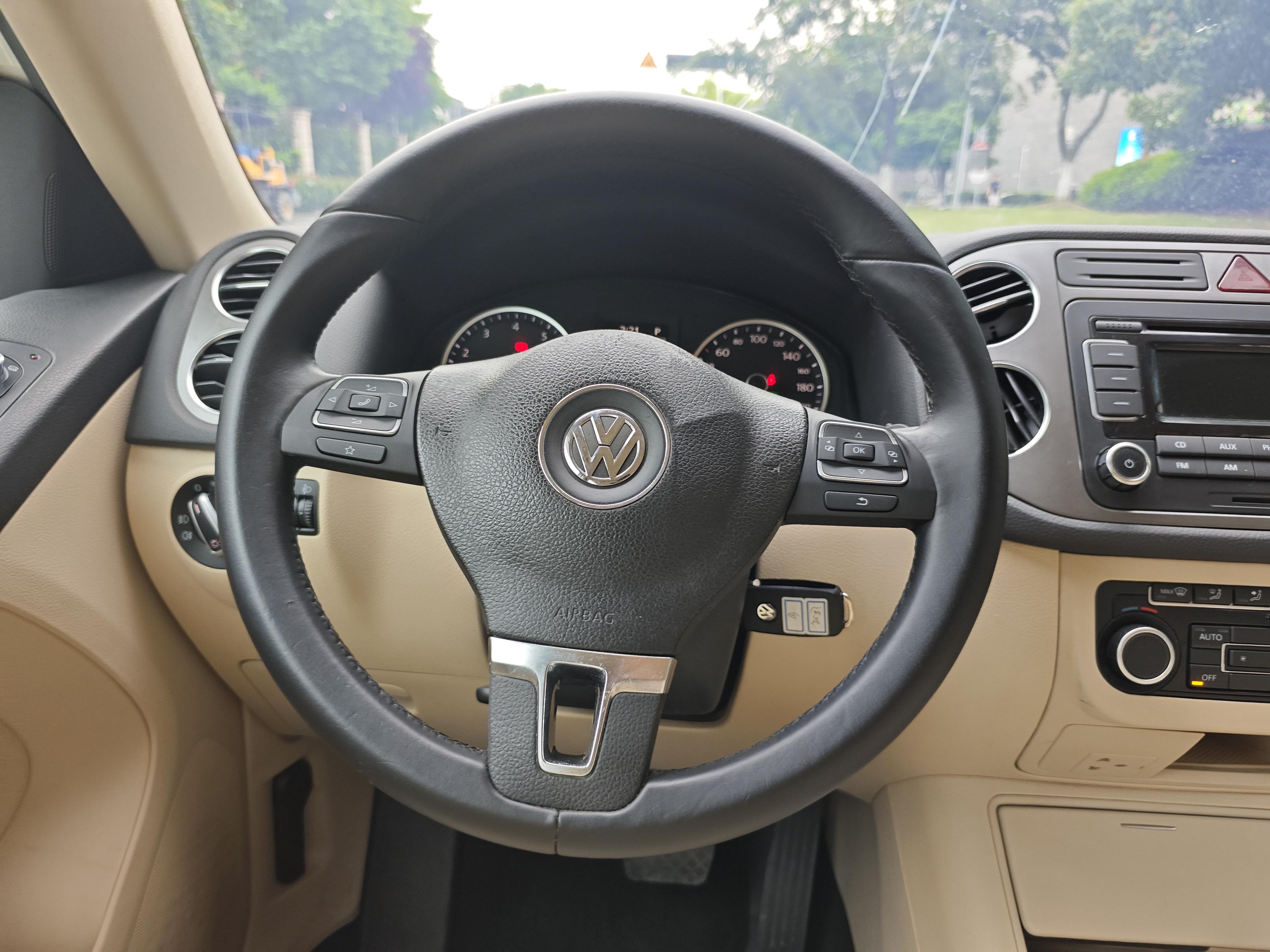 Volkswagen Tiguan 2012 thumb 10