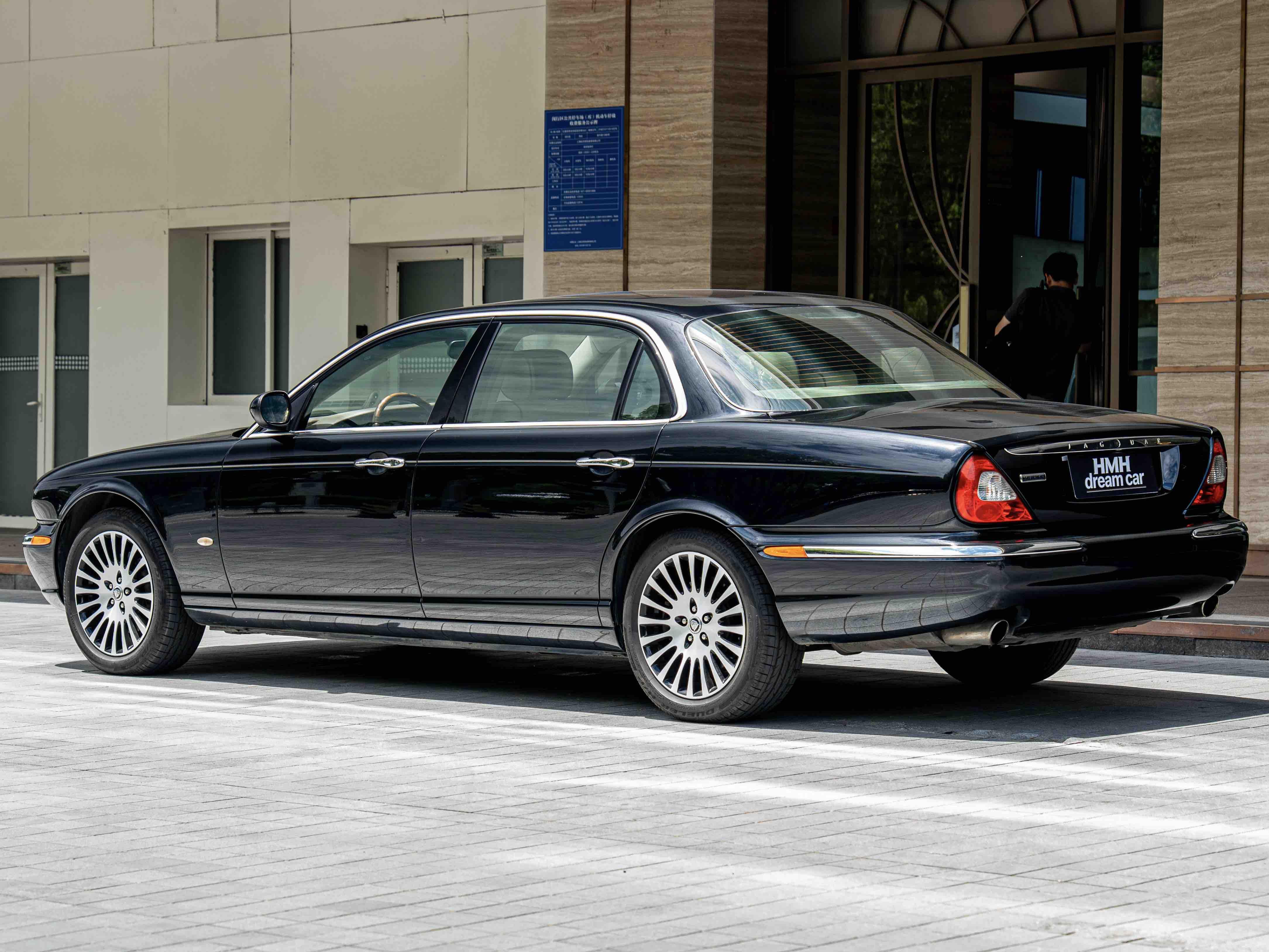 Jaguar XJ 2005 thumb 2