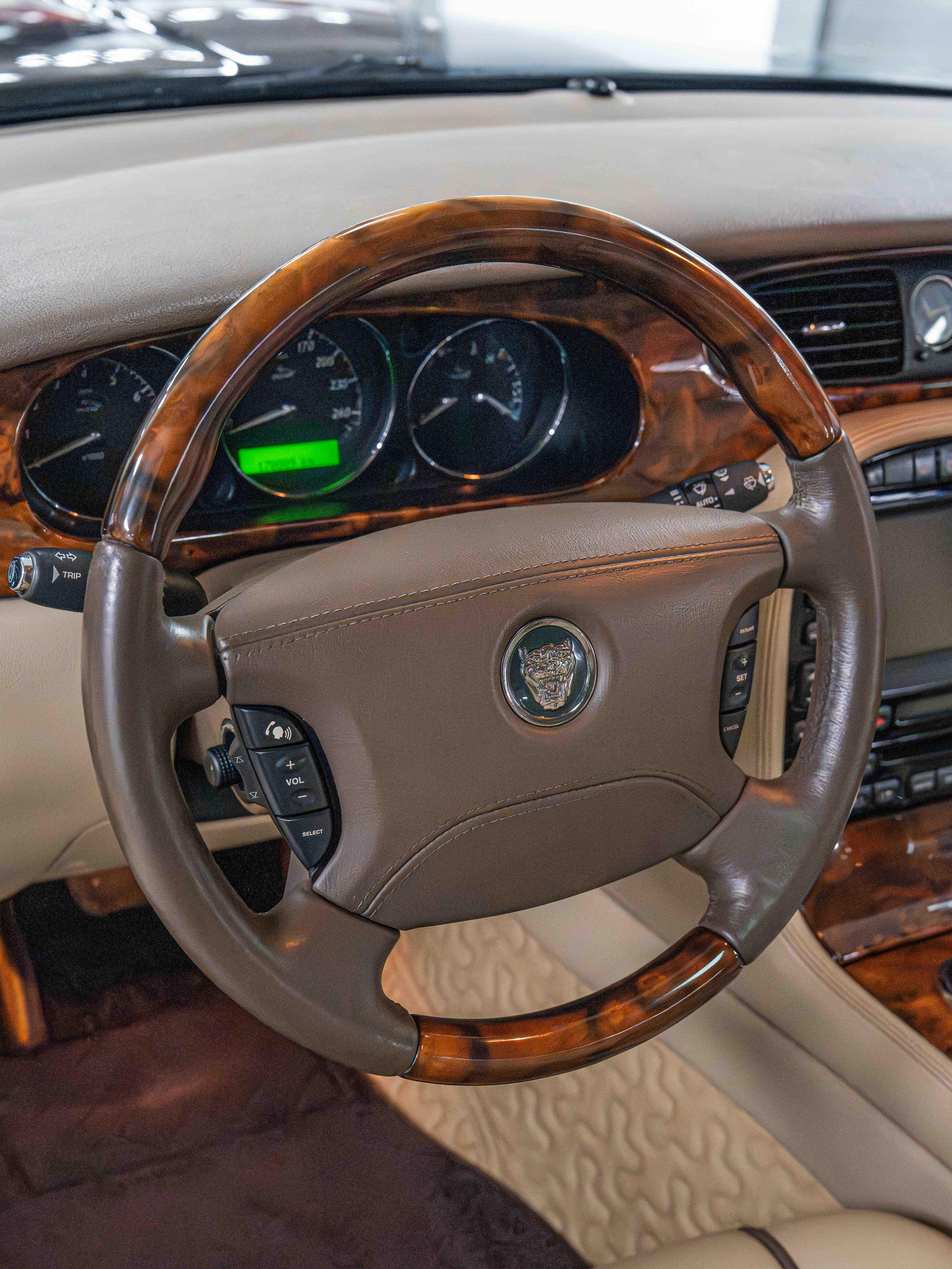 Jaguar XJ 2005 thumb 5
