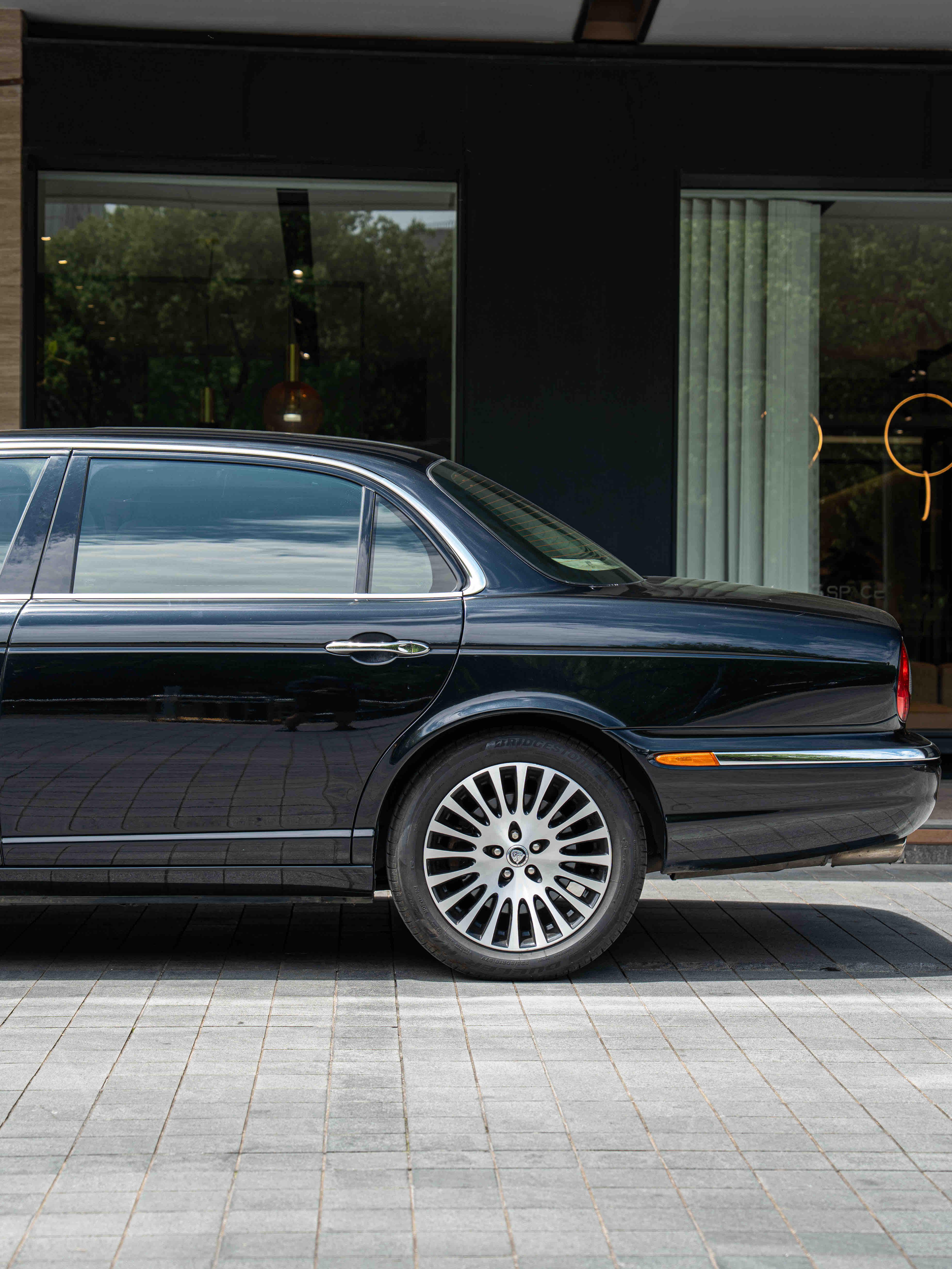 Jaguar XJ 2005 thumb 8