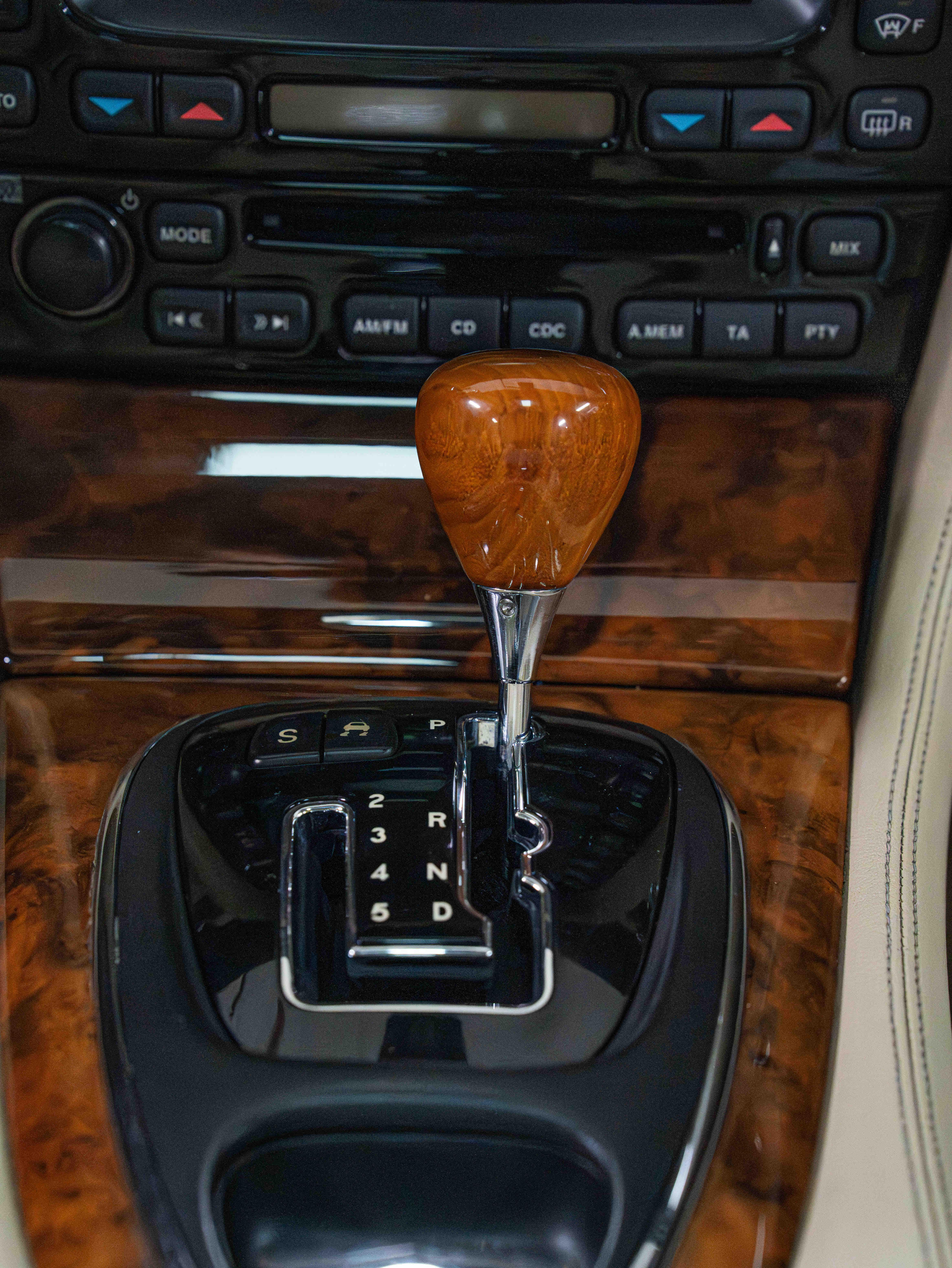 Jaguar XJ 2005 thumb 11