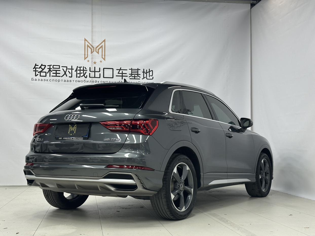 Audi Q3 2022 thumb 4
