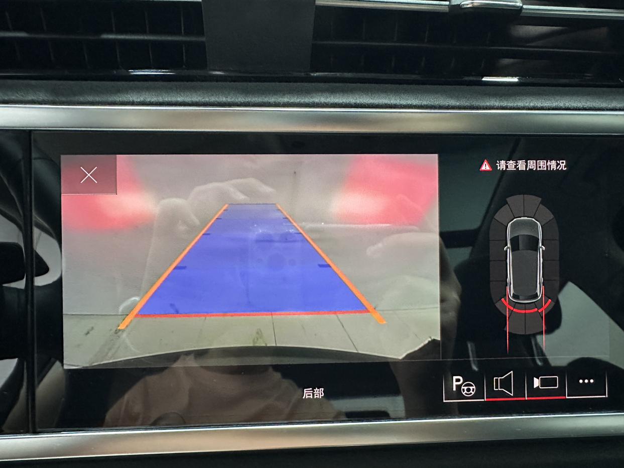 Audi Q3 2022 thumb 10