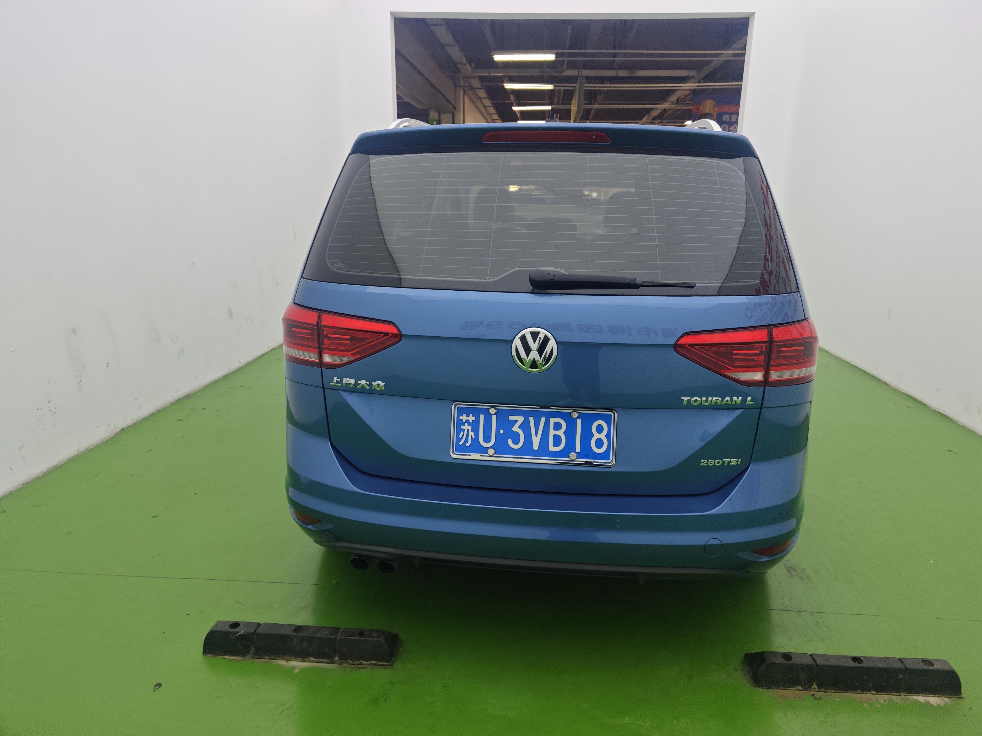 Volkswagen Touran 2018 thumb 3