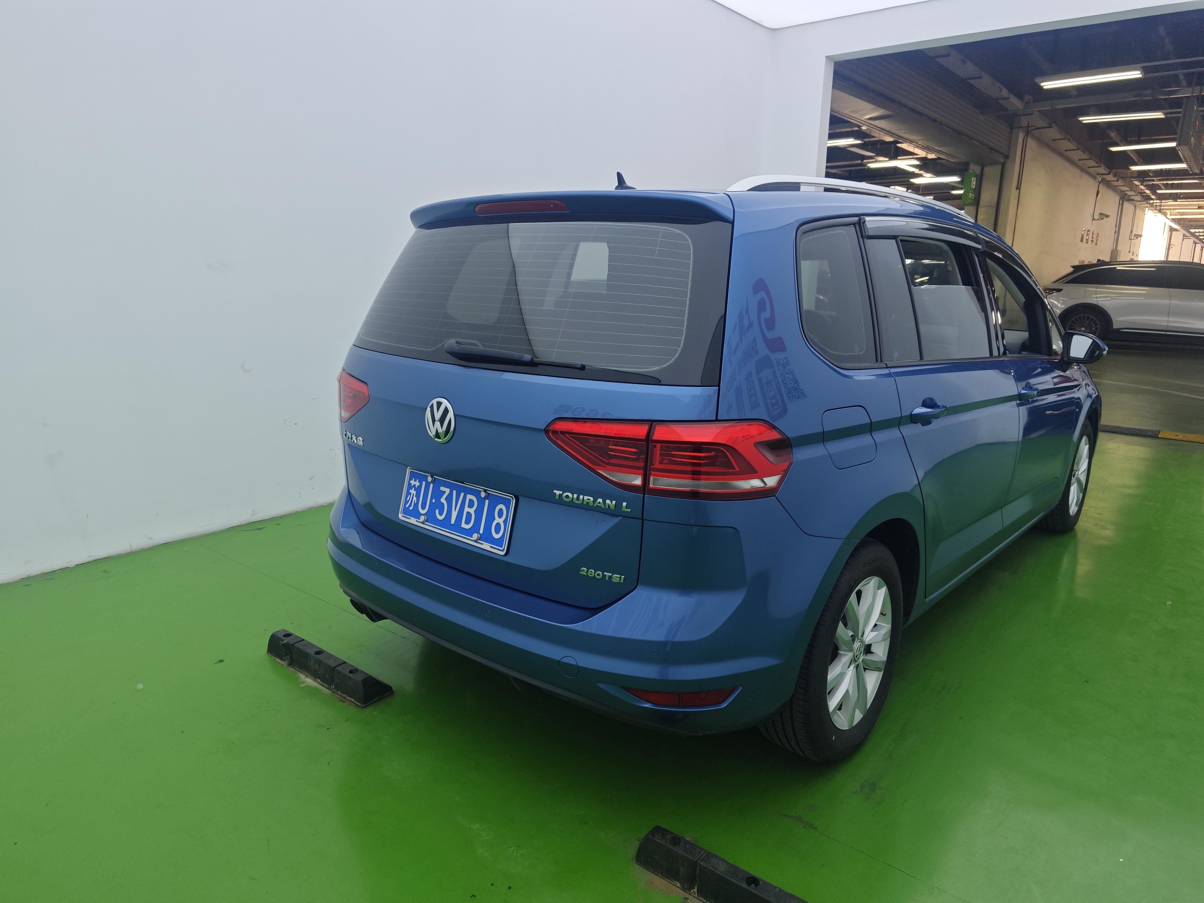Volkswagen Touran 2018 thumb 4