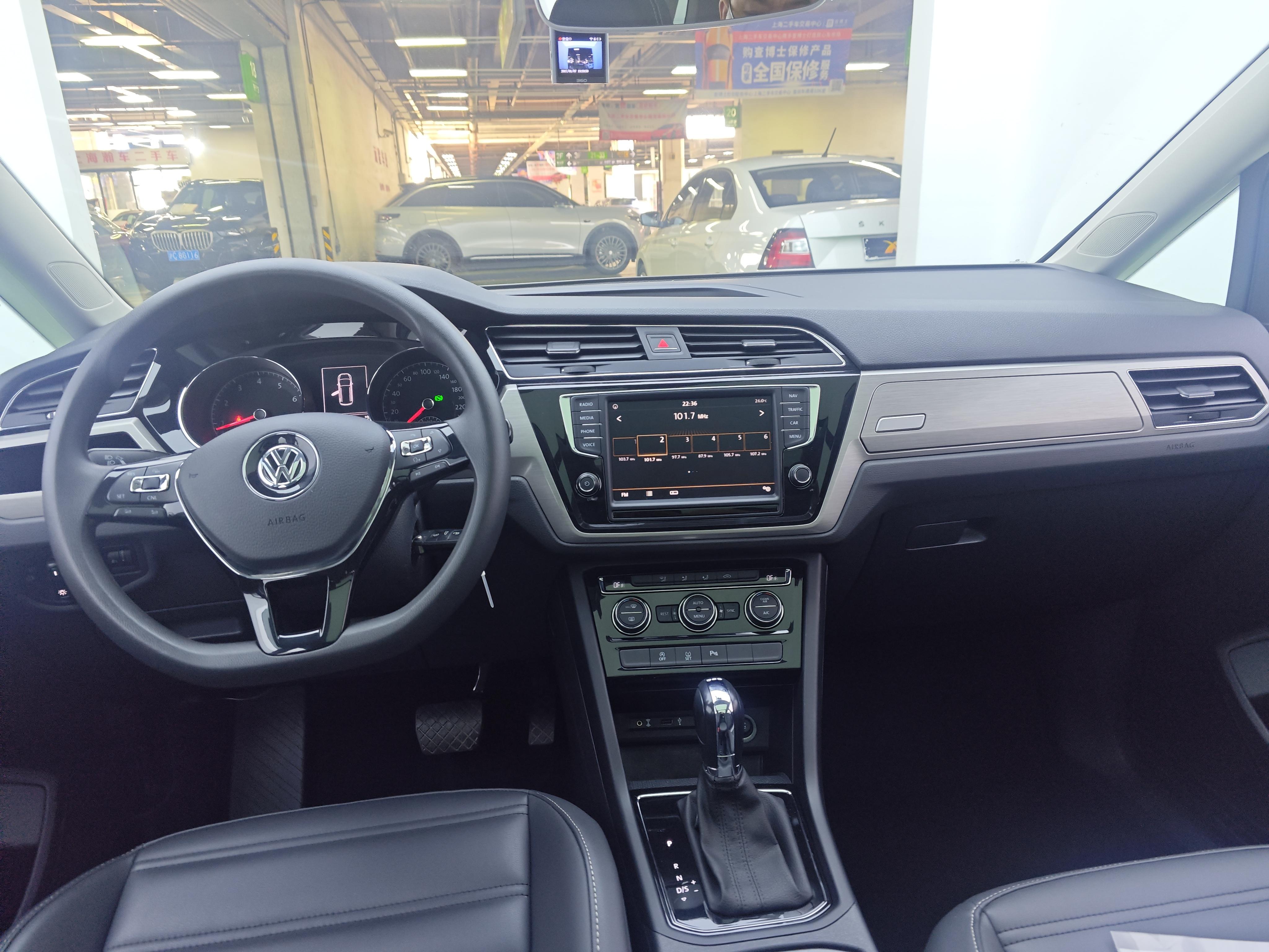 Volkswagen Touran 2018 thumb 5