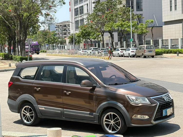 BAIC Changhe M60 2017 thumb 10