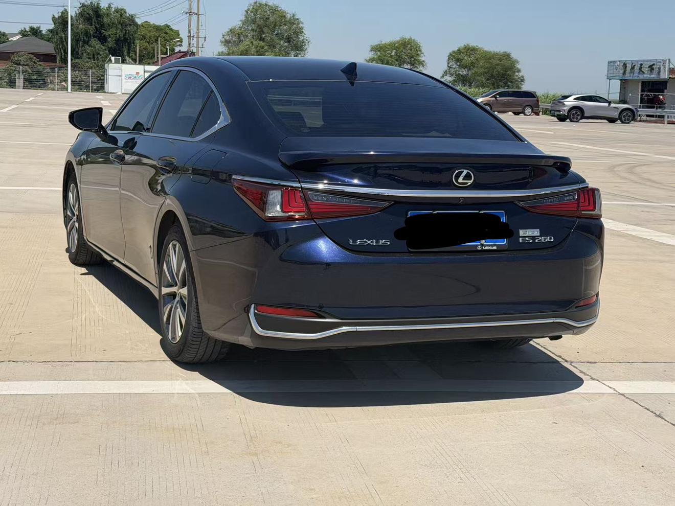 Lexus ES 2020 thumb 2