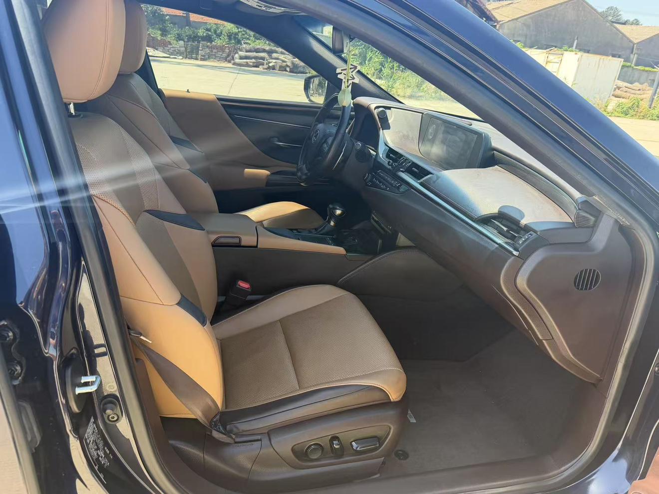 Lexus ES 2020 thumb 8