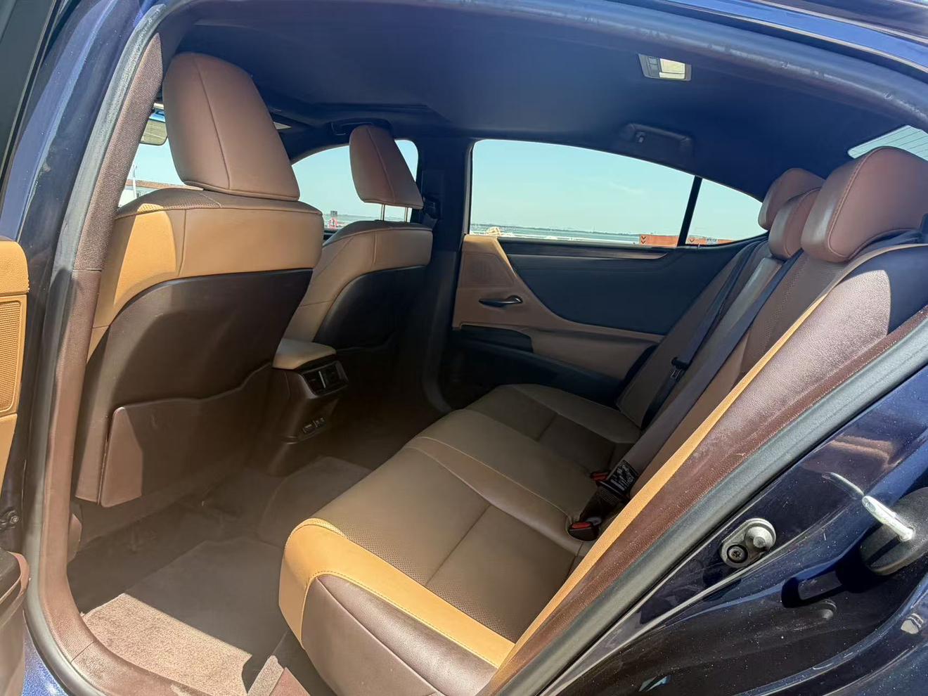 Lexus ES 2020 thumb 9