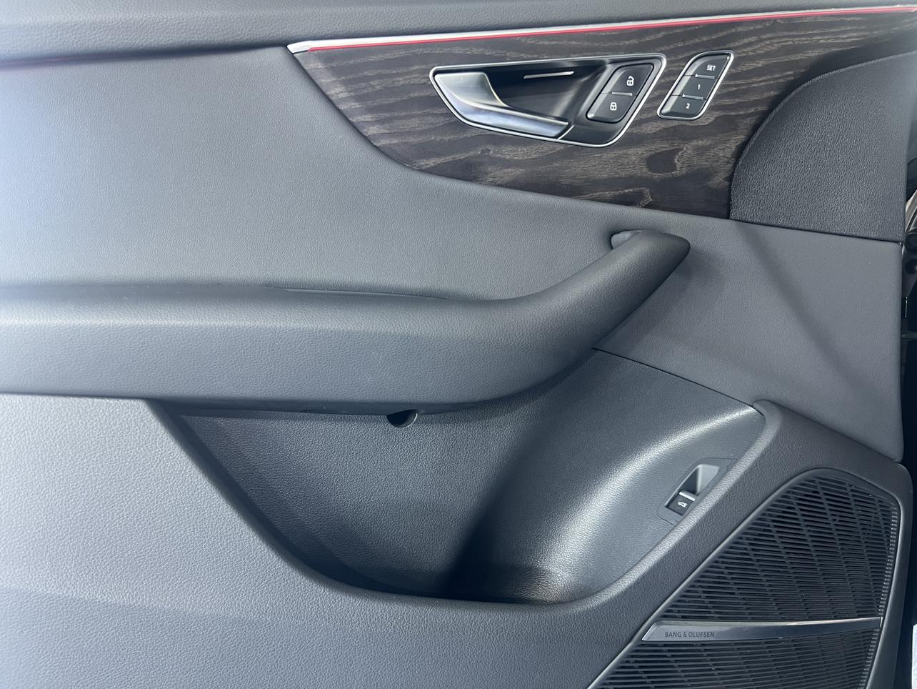 Audi Q8 2022 thumb 9