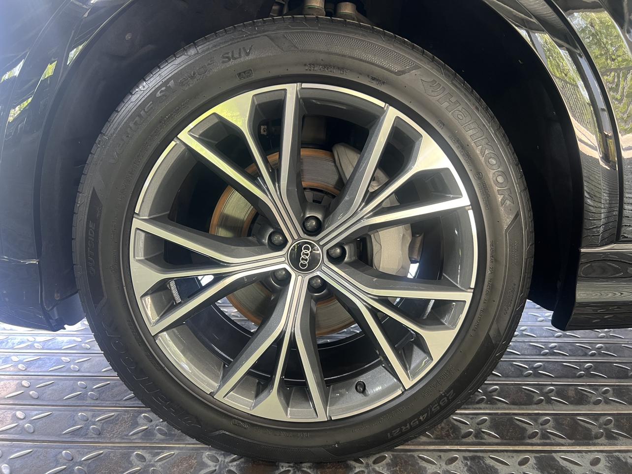 Audi Q8 2022 thumb 10