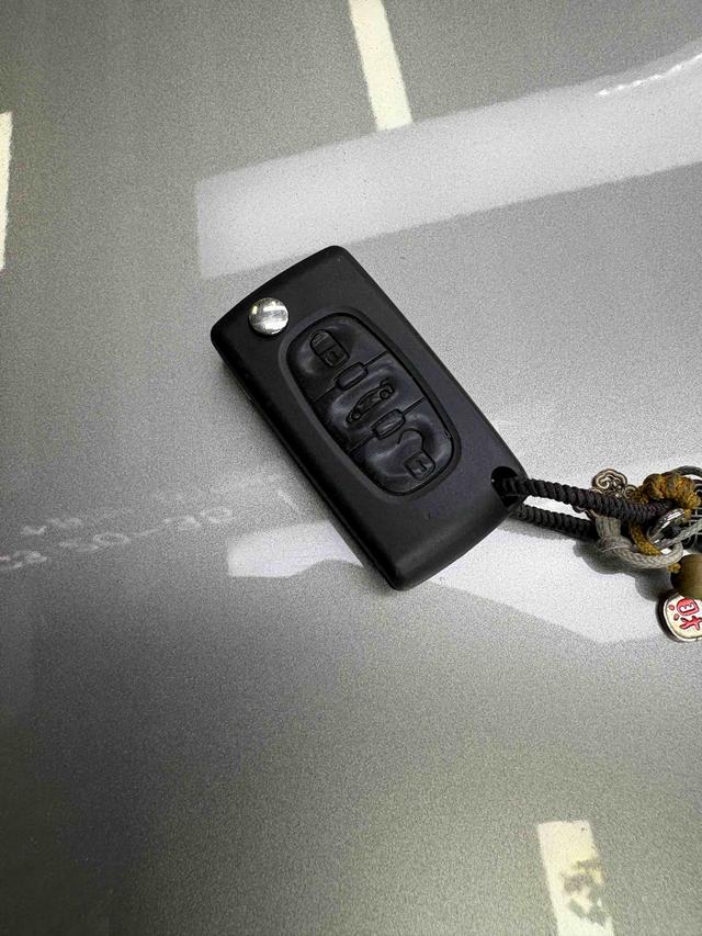 Peugeot 408 2013 thumb 9