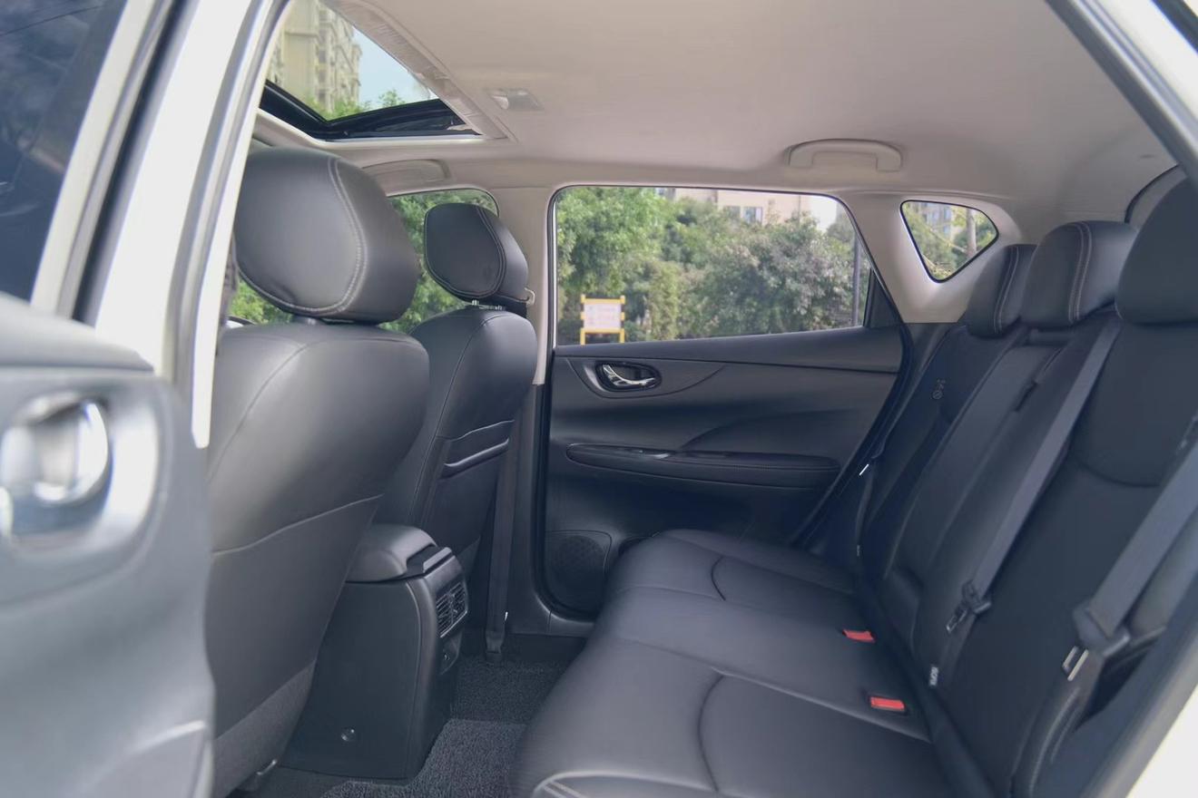 Nissan Tiida 2021 thumb 7